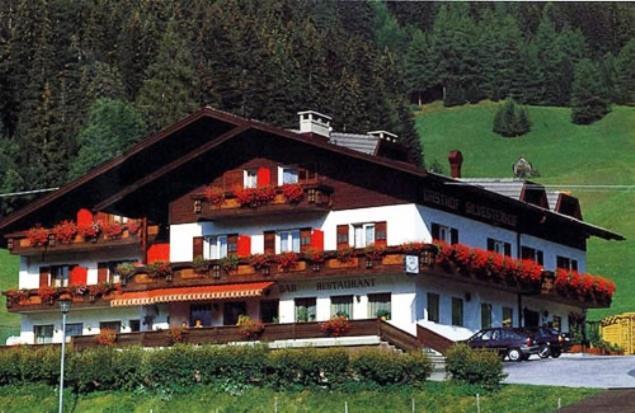 Hotel Silvesterhof Dobbiaco Exterior photo