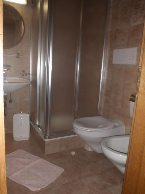 Hotel Silvesterhof Dobbiaco Room photo