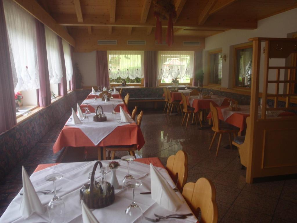 Hotel Silvesterhof Dobbiaco Exterior photo