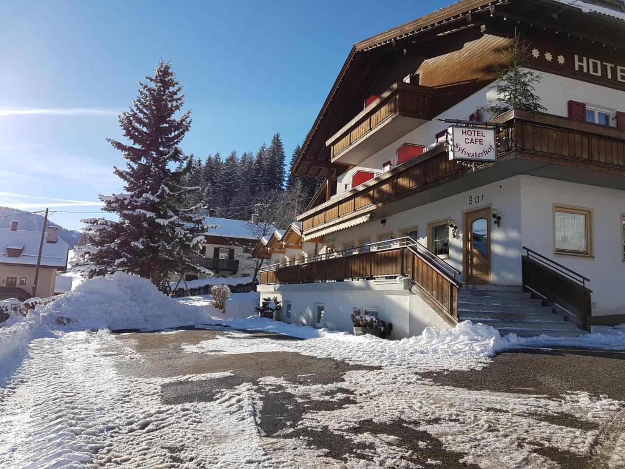 Hotel Silvesterhof Dobbiaco Exterior photo